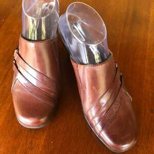 Clarks Bendables Block Heel Mules Womens 7.5 Brown Leather